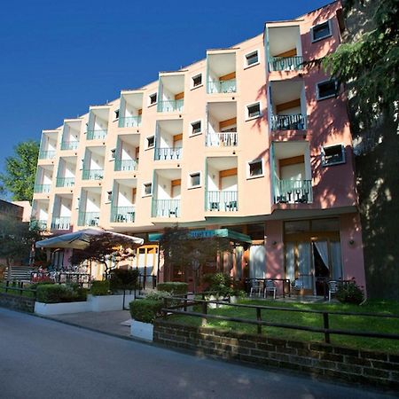 Hotel Plaza กราโด ภายนอก รูปภาพ